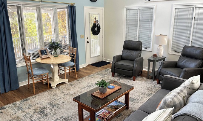 Grand Rivers Condominio | Two bedroom Bayside Condo