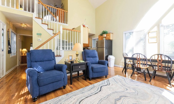 Grand Rivers Condominio | Two-bedroom Bayside Condo