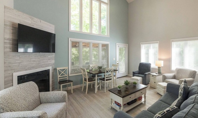Grand Rivers Condominio | Two bedroom Bayside Condo