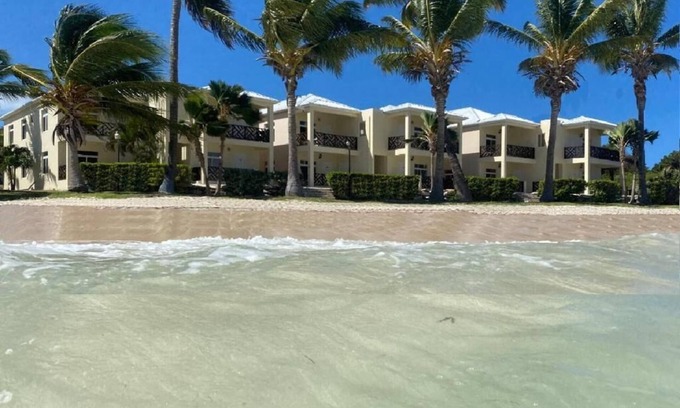 Osbourn Apartamento | Two-Bedroom Beachfront Apartment - Lord Nelson Hotel