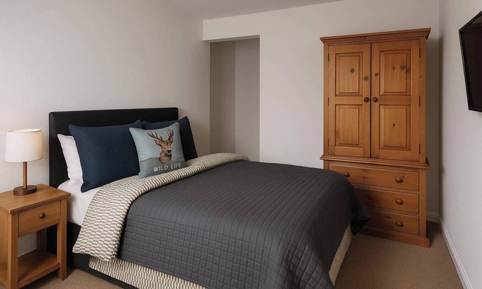Huntly Cabaña | Two bedroom cottage in Lumsden - Contractors