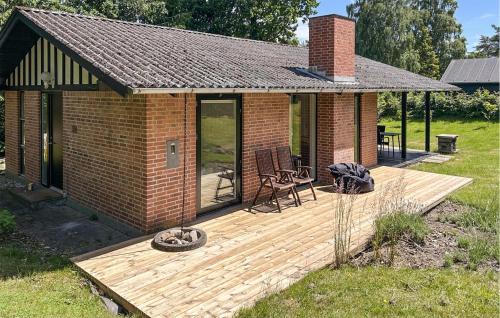 Skødshoved Strand Casa | Two-Bedroom Holiday Home In Knebel