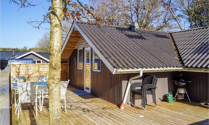 Skygge Casa | Two-Bedroom Holiday Home In Give