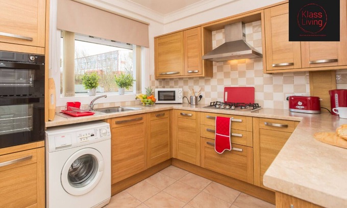Hamilton Casa | Two Bedroom House by Klass Living Serviced Accommodation Hamilton - Kenmar House With Parking & WiFi
