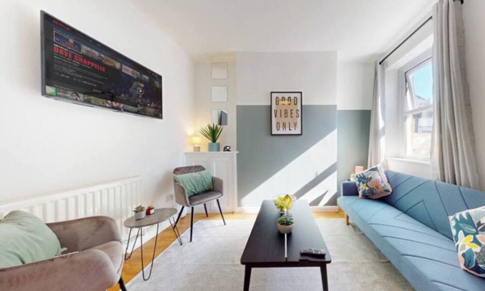 Cathays Casa | Two Bedroom House in Cardiff City