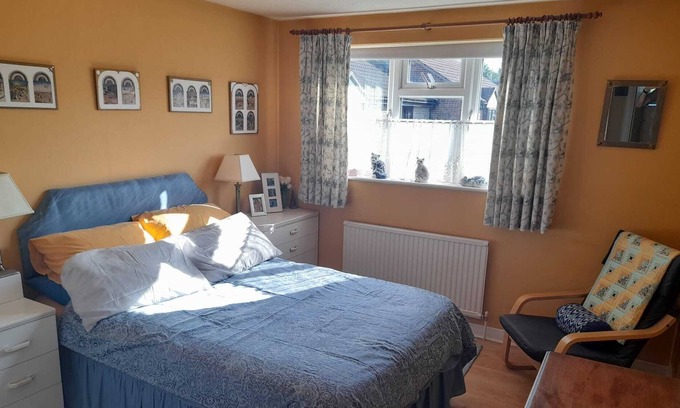 Beckingham Casa | Two Bedroom House With a Stairlift and Lovely Garden in Cul-de-sac in Maldon