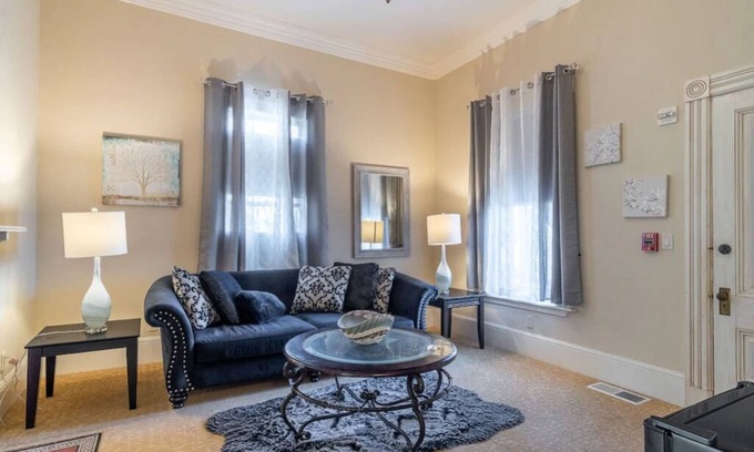 Salinas Casa | Two Bedroom Suite in Mansion near Monterey Carmel