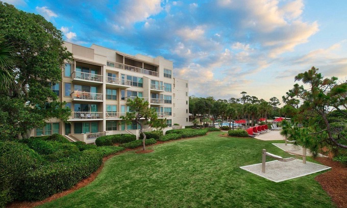 Oceanside Condominio | Two bedroom, ground floor, oceanfront Marriott condo in Sea Pines on HHI!!