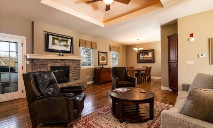 Branson Villa | Two Bedroom Villa in the Heart of Branson!