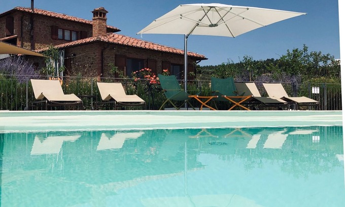 Paciano Casa | Apartamento con aire acondicionado de dos habitaciones, con impresionante piscina privada