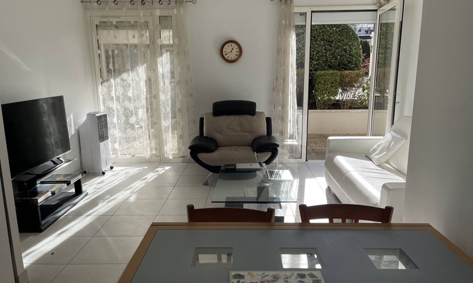 Aix-les-Bains City Center Apartamento | Two bedrooms: bright, spacious and quiet right in the center of town