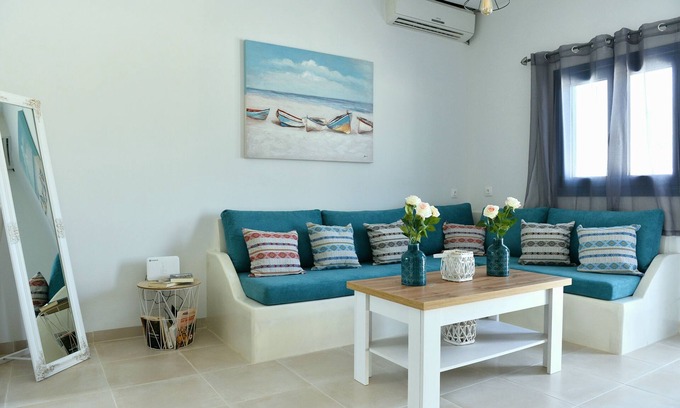 Kanala Casa | Two bedrooms house 2 min from three beaches!