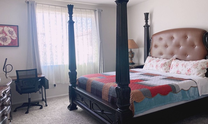 Riverside Casa | Two Bedrooms On The First Floor : Big Master Room With Separate Bathroom