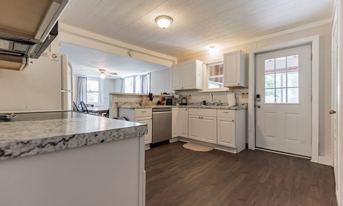 Bennington Casa | Two Brooks Lodge