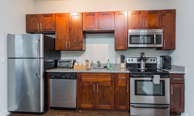 Music Row Apartamento | TWO Cozysuites Alluring Music Row Condos w Parking