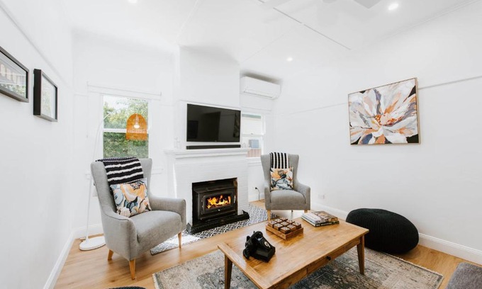 Central Mudgee Casa | Two Daughters Cottage - Refined Country Living
