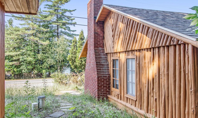 Lake Township Cabaña | Two Dog-Friendly Guest Cottages with High-Speed WiFi and Private Beach Frontage