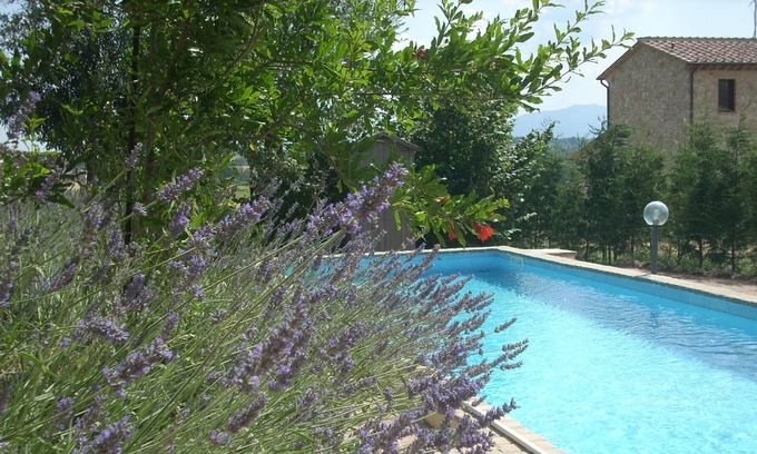 Amelia Villa | Dos masías en la naturaleza ... con piscina