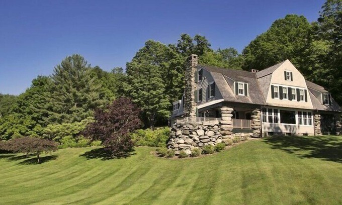 New Preston Casa | Two grand lakefront homes on 25 acres with waterfront access to Lake...