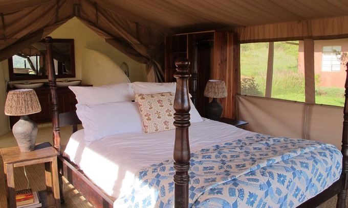 Nanyuki Cabina | Dos tiendas de safari idílicas en un entorno impresionante Bush.