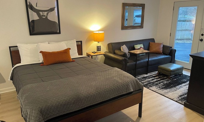 Hickory Bend Casa | Nash Nest - ¡A dos minutos del aeropuerto ya diez minutos del centro de la ciudad!