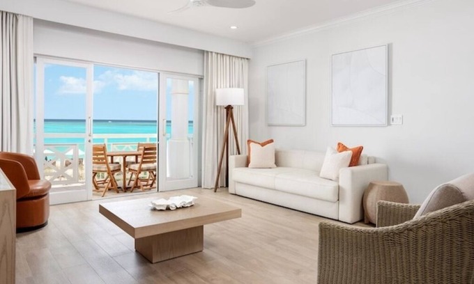 The Bight Complejo | Two Oceanfront Suites | Beachfront, Spa, Pool & Watersport Activities
