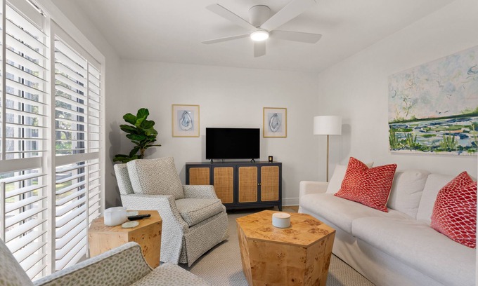 Demere Park Condominio | Two Pools-Corner Unit-Newly Renovated in Ocean Walk
