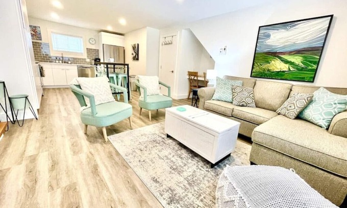 Meaford Apartamento | Two Private Pet Friendly Suites at Hills Meaford
