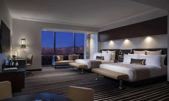 Summerlin South Casa | Two Queen Room at a 5⭐️ Hotel