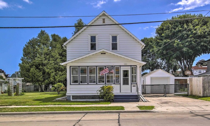 Two Rivers Casa | Two Rivers Home w/ Yard ~ Half Mile to Beach!