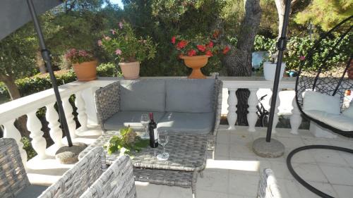 Okrug Donji Apartamento | Two-room Apartment LIDIJA with terrace and parking