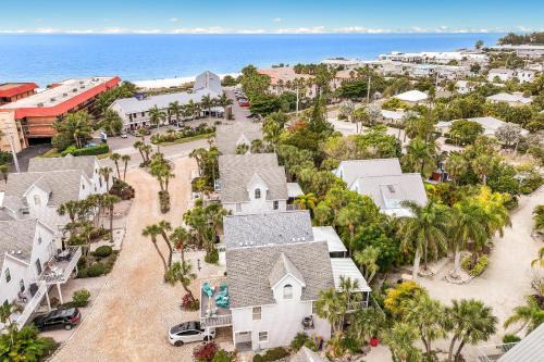 Holmes Beach Casa | Two Sisters