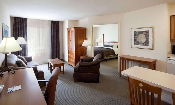 Vance Jackson Apartamento | TWO Spacious 1BR Suite with Pool & Full Kitchen! Relaxing and Comfortable!