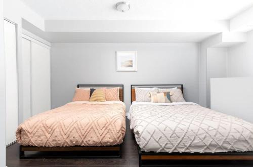 King West Village Apartamento | Two Story Loft w 2 beds close to Lakeshore