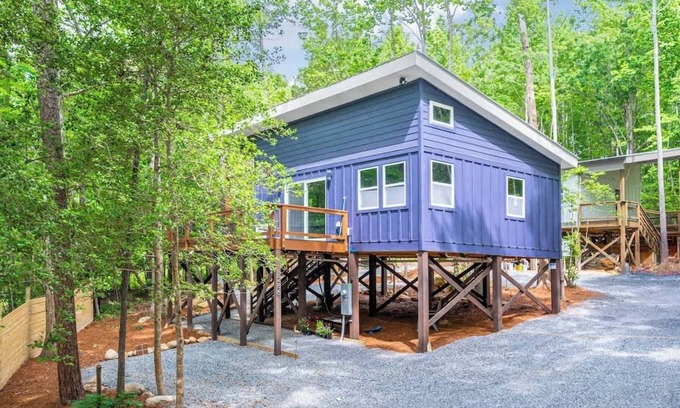 Bynum Cabina | Two Tree Houses - Galaxy & Full Bloom
