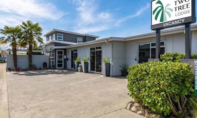 Blenheim Hotel | Two Tree Lodge