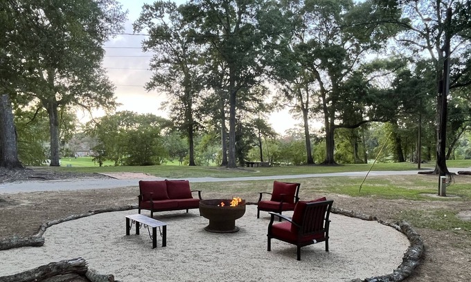 Lafayette Cabaña | TWO Waterfront Cottages: 1 Modern, 1 Old-Fashioned + 2.5 acres on BAYOU!