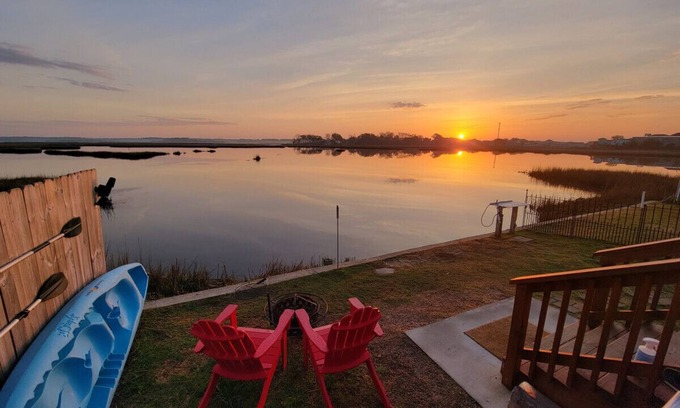 Cedar Point Casa | Two waterfront homes with endless adventure, hottub, kayaks, two jonboats, fishing, and three miles to beach