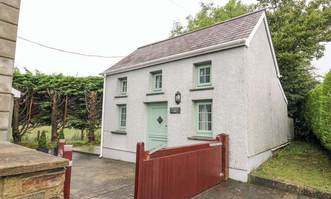 Llandysul Cabaña | TY BACH TWT, romantic, with a garden in Cross Inn