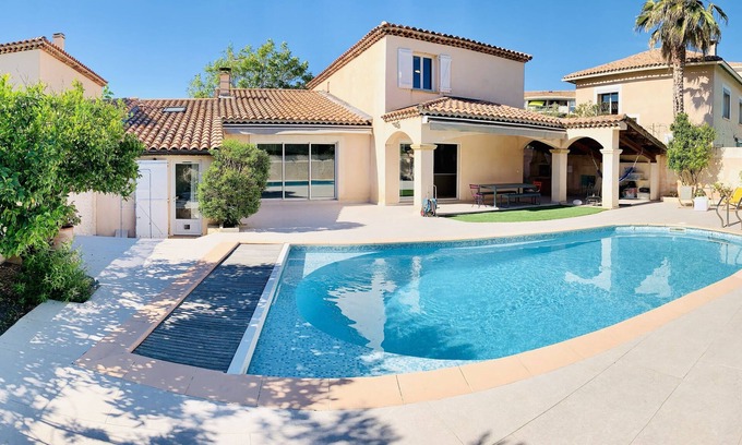 Vielle-Chapelle Casa | Ty'Bonheurs - Villa para 8 personas con jardín y piscina, cerca del mar