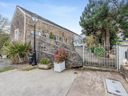 Gowerton Casa | Ty Cae Mawr - Oad