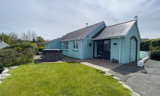 Tremain Cabaña | TY COED @ CANLLEFAES, pet friendly, with pool in Cardigan