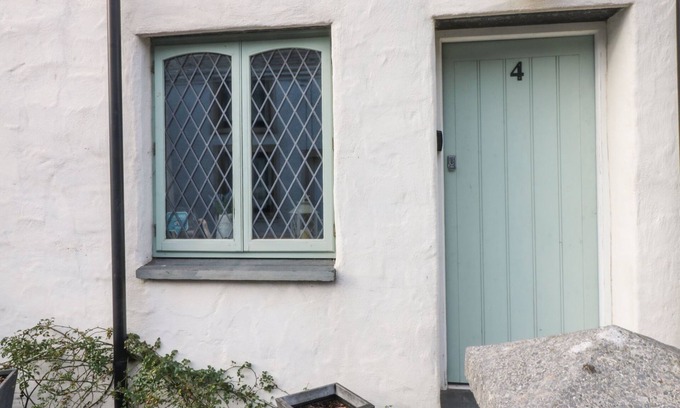 Llansaint Cabaña | TY CRYDD, pet friendly, character holiday cottage in Kidwelly