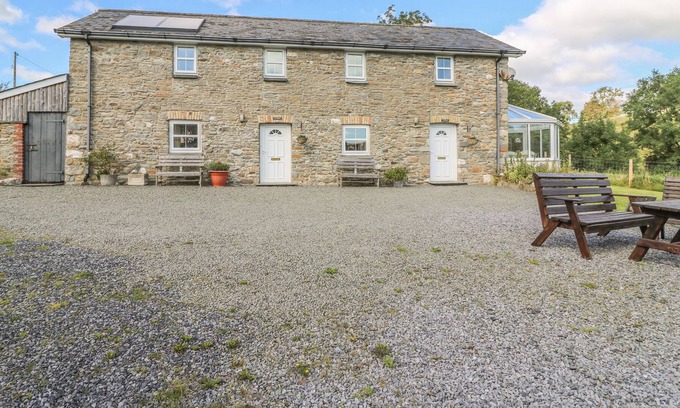Pencader Cabaña | Ty Fferm, LLANLLWNI