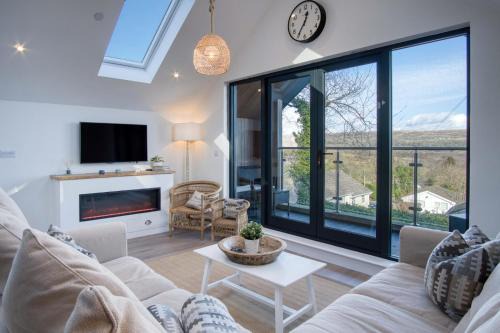 Oxwich Casa | Ty Florence - 3 Bedroom Cottage - Bayview Oxwich