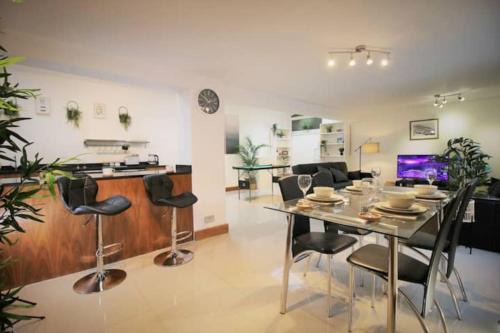 Plasnewydd Apartamento | Ty Glas Mews by Property Promise