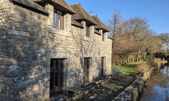 Plourin Casa | TY MAEN - Authentic 18th century mill near the sea