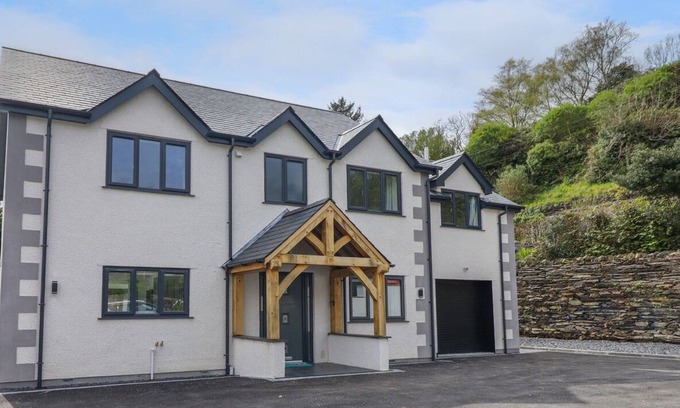 Penrhyndeudraeth Cabaña | TY MAWR, pet friendly, with hot tub in Penrhyndeudraeth