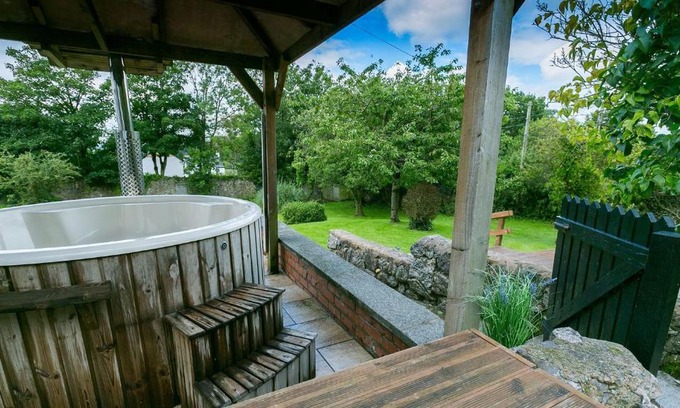 Pentraeth Casa | Ty'r Ardd