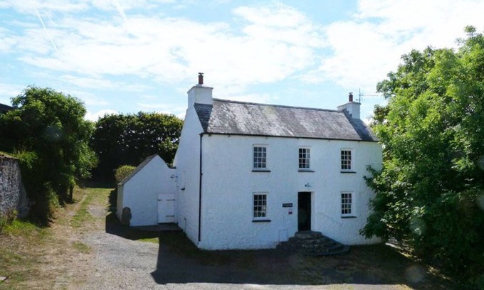 Haverfordwest Casa | Ty'r Castell in St Davids Peninsula